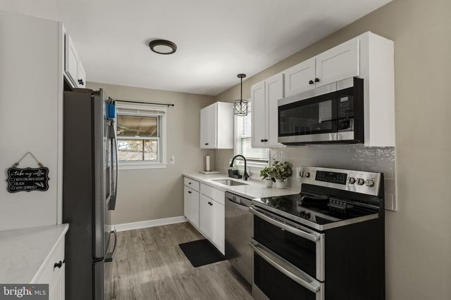 520 E LANCASTER ST, Red Lion, PA 17356