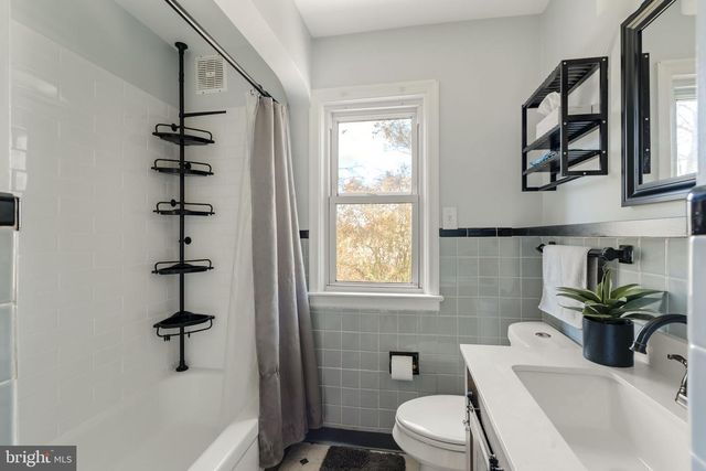 520 E LANCASTER ST, Red Lion, PA 17356