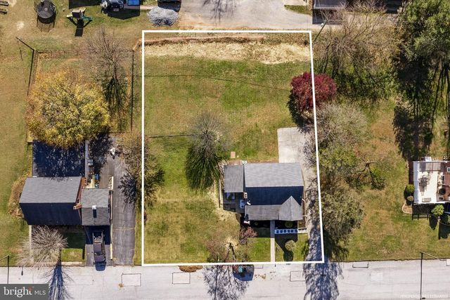 520 E LANCASTER ST, Red Lion, PA 17356