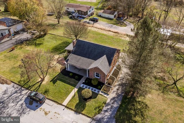 520 E LANCASTER ST, Red Lion, PA 17356