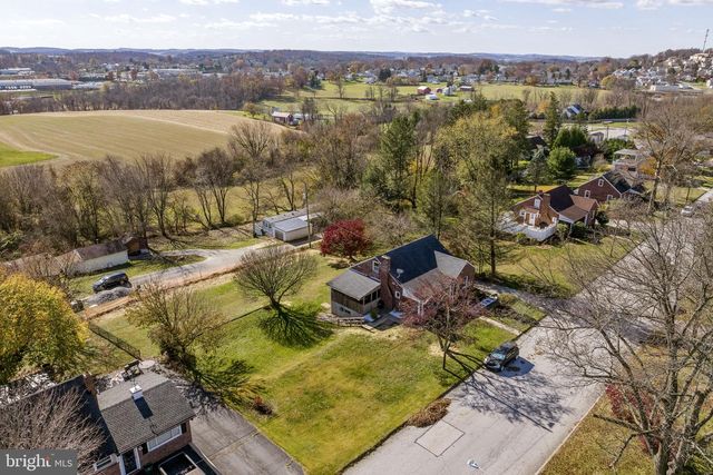 520 E LANCASTER ST, Red Lion, PA 17356