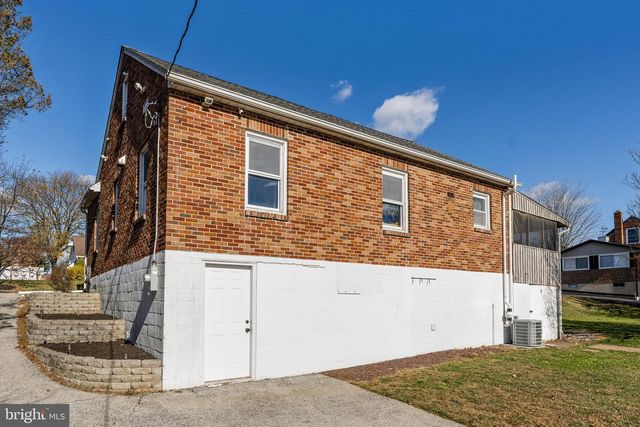 520 E LANCASTER ST, Red Lion, PA 17356