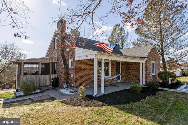 520 E LANCASTER ST, Red Lion, PA 17356