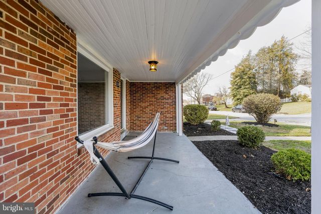 520 E LANCASTER ST, Red Lion, PA 17356