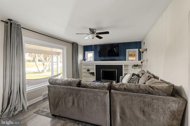 520 E LANCASTER ST, Red Lion, PA 17356