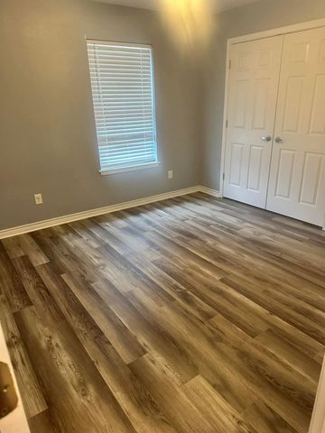 1130 E Ohio Street, Van, TX 75790