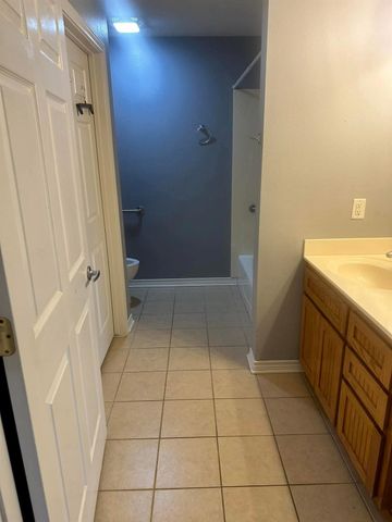 1130 E Ohio Street, Van, TX 75790