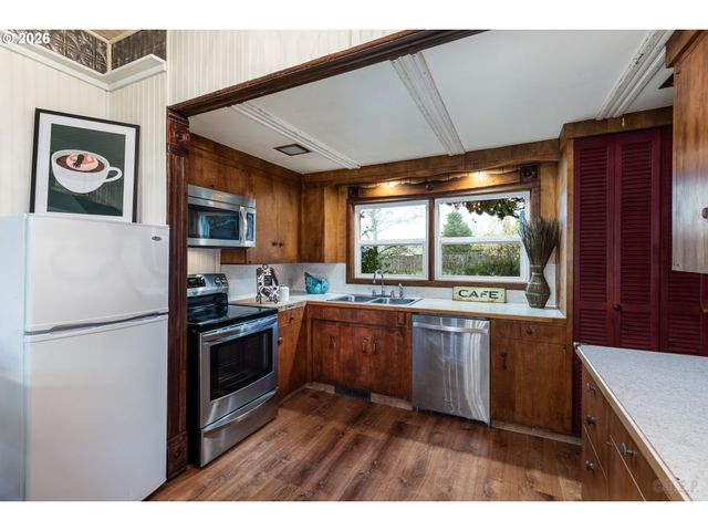 34697 PITTSBURG Rd, St Helens, OR 97051