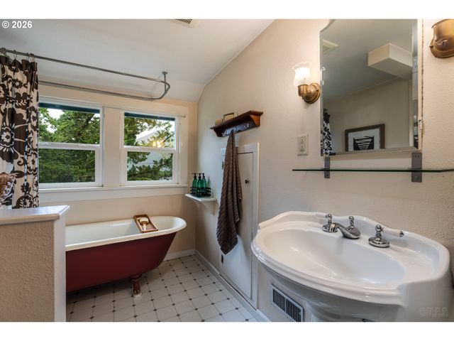 34697 PITTSBURG Rd, St Helens, OR 97051