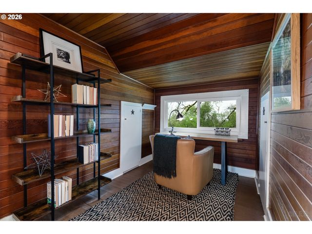 34697 PITTSBURG Rd, St Helens, OR 97051