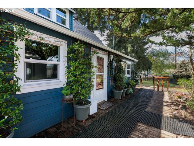 34697 PITTSBURG Rd, St Helens, OR 97051