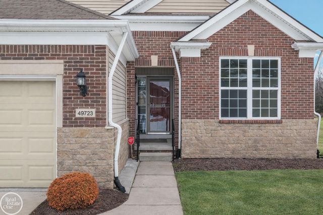 49723 Whisperwood Court, Macomb Twp, MI 48042
