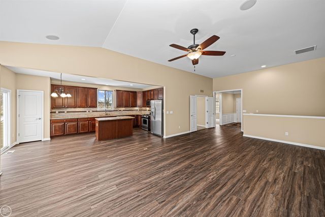 49723 Whisperwood Court, Macomb Twp, MI 48042