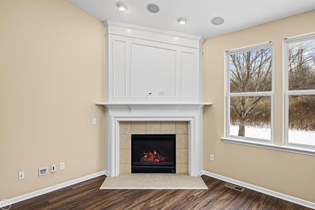 49723 Whisperwood Court, Macomb Twp, MI 48042