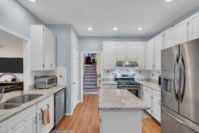 6 Johnny Drive, Farmingdale, NJ 07727