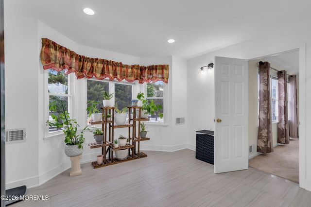 6 Johnny Drive, Farmingdale, NJ 07727