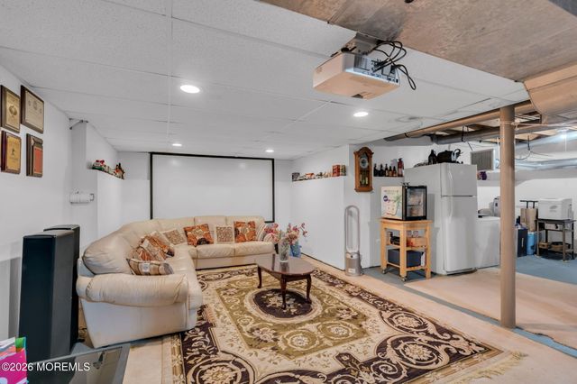 6 Johnny Drive, Farmingdale, NJ 07727