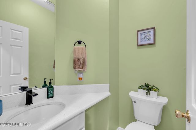 6 Johnny Drive, Farmingdale, NJ 07727