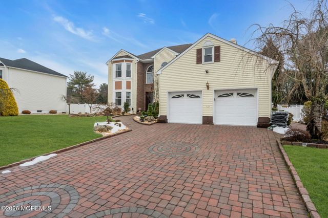 6 Johnny Drive, Farmingdale, NJ 07727