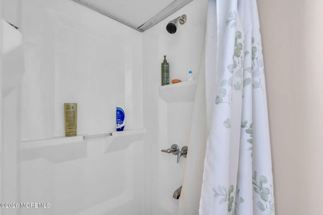 6 Johnny Drive, Farmingdale, NJ 07727