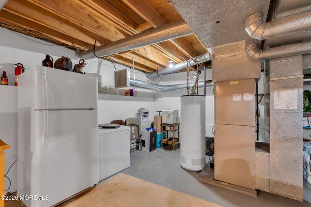 6 Johnny Drive, Farmingdale, NJ 07727