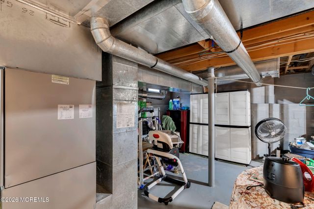 6 Johnny Drive, Farmingdale, NJ 07727