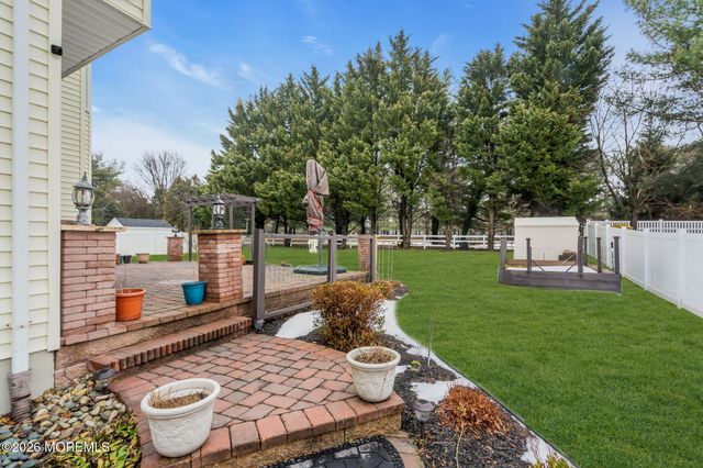 6 Johnny Drive, Farmingdale, NJ 07727