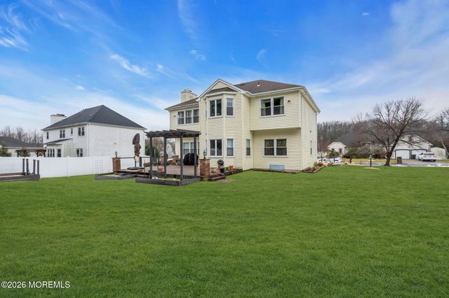 6 Johnny Drive, Farmingdale, NJ 07727