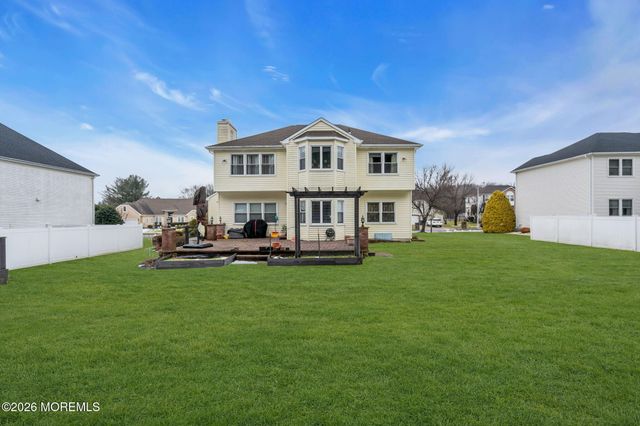 6 Johnny Drive, Farmingdale, NJ 07727