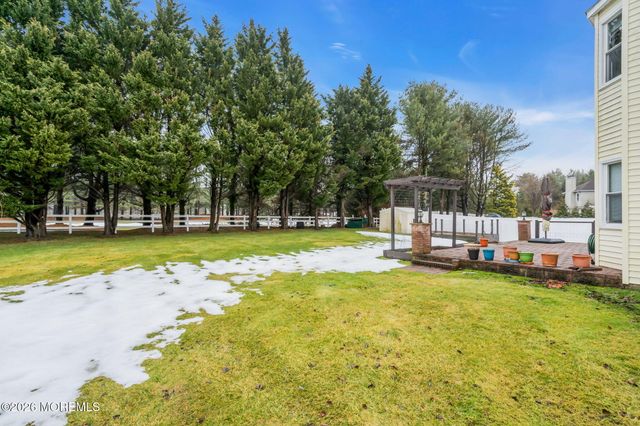 6 Johnny Drive, Farmingdale, NJ 07727