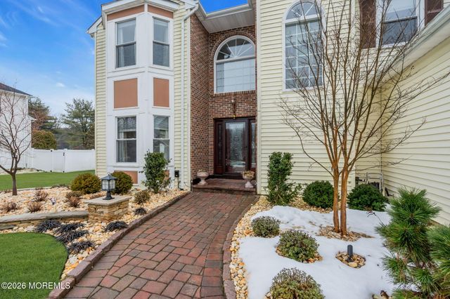 6 Johnny Drive, Farmingdale, NJ 07727