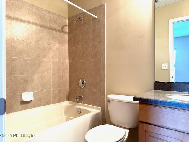 1523 FIELDVIEW Drive, Jacksonville, FL 32225