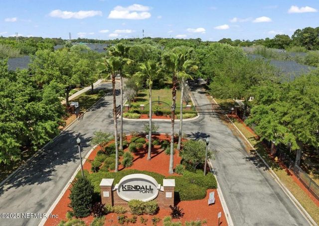 1523 FIELDVIEW Drive, Jacksonville, FL 32225