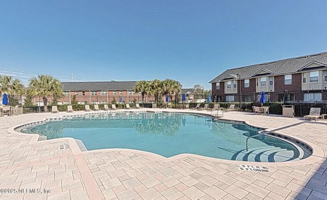 1523 FIELDVIEW Drive, Jacksonville, FL 32225