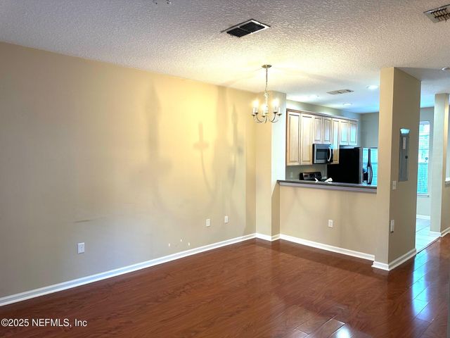 1523 FIELDVIEW Drive, Jacksonville, FL 32225