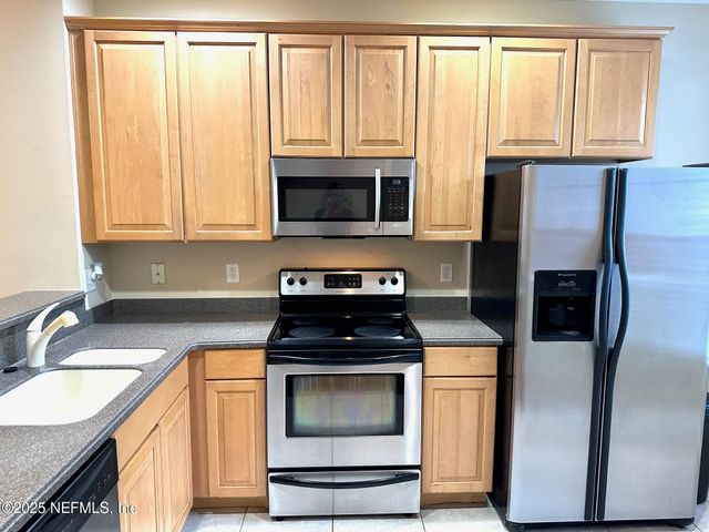 1523 FIELDVIEW Drive, Jacksonville, FL 32225