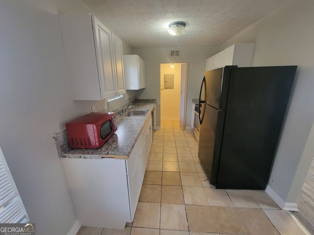 1085 Mainstreet Valley Drive, Stone Mountain, GA 30088