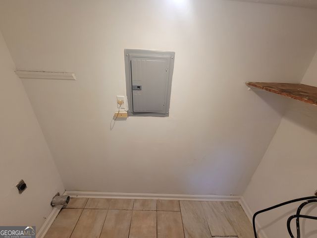 1085 Mainstreet Valley Drive, Stone Mountain, GA 30088