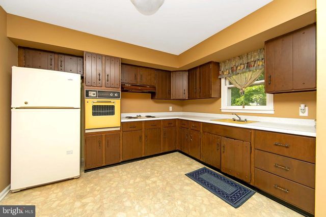 313 KINGS HWY, Clarksboro, NJ 08020