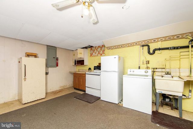 313 KINGS HWY, Clarksboro, NJ 08020