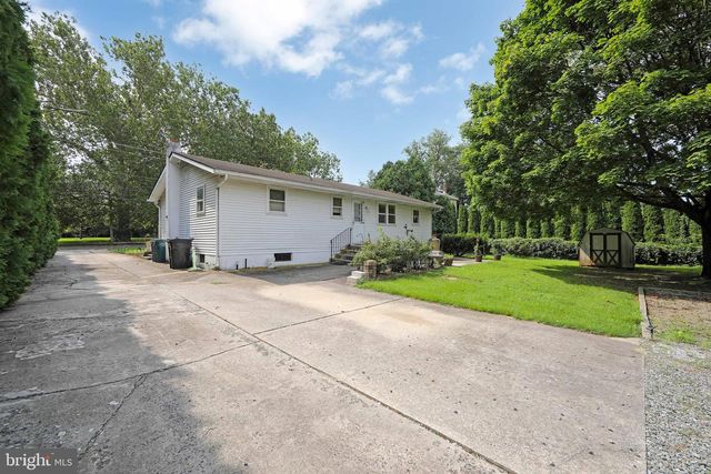 313 KINGS HWY, Clarksboro, NJ 08020