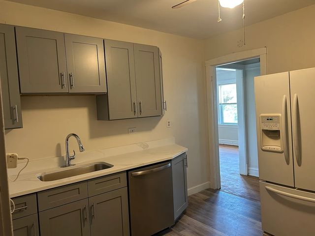5021 W Belden Street 2W, Chicago, IL 60639