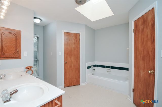 218 Sunset Drive, Victoria, TX 77901