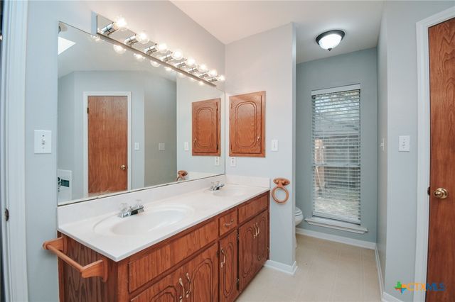 218 Sunset Drive, Victoria, TX 77901