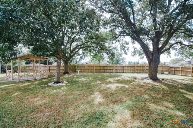 218 Sunset Drive, Victoria, TX 77901