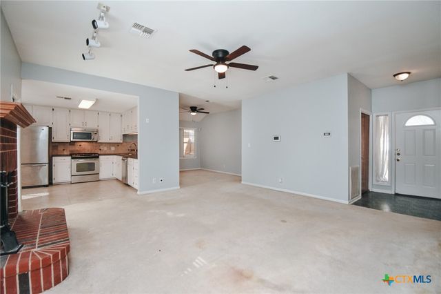 218 Sunset Drive, Victoria, TX 77901