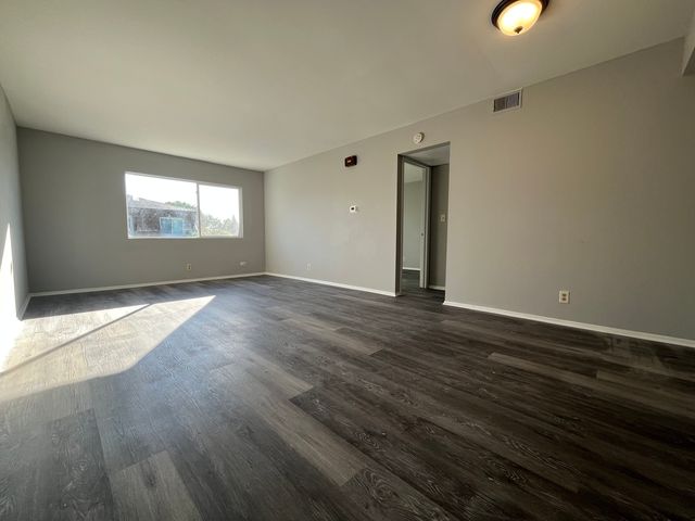 101 Harbor Drive C, Oswego, IL 60543