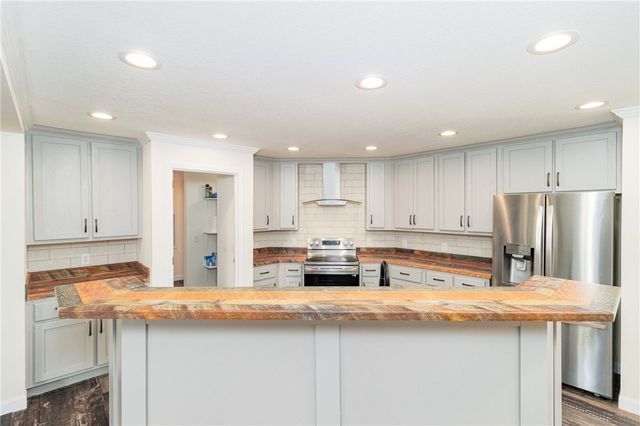 1358 Marion County 8025, Peel, AR 72668