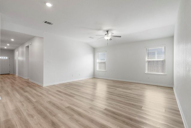 121 Oakdale Meadows LN, Hutto, TX 78634