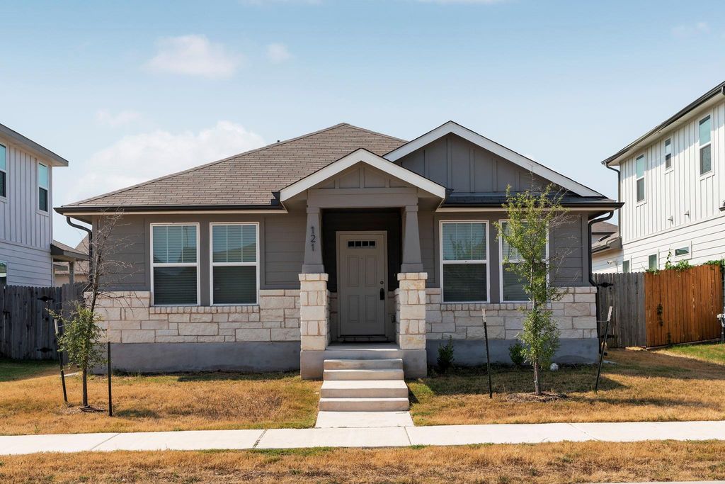 121 Oakdale Meadows LN, Hutto, TX 78634